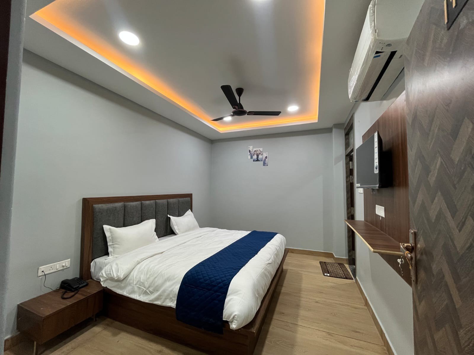 Comfort Zone Kanpur Main Branch Luxury Suite